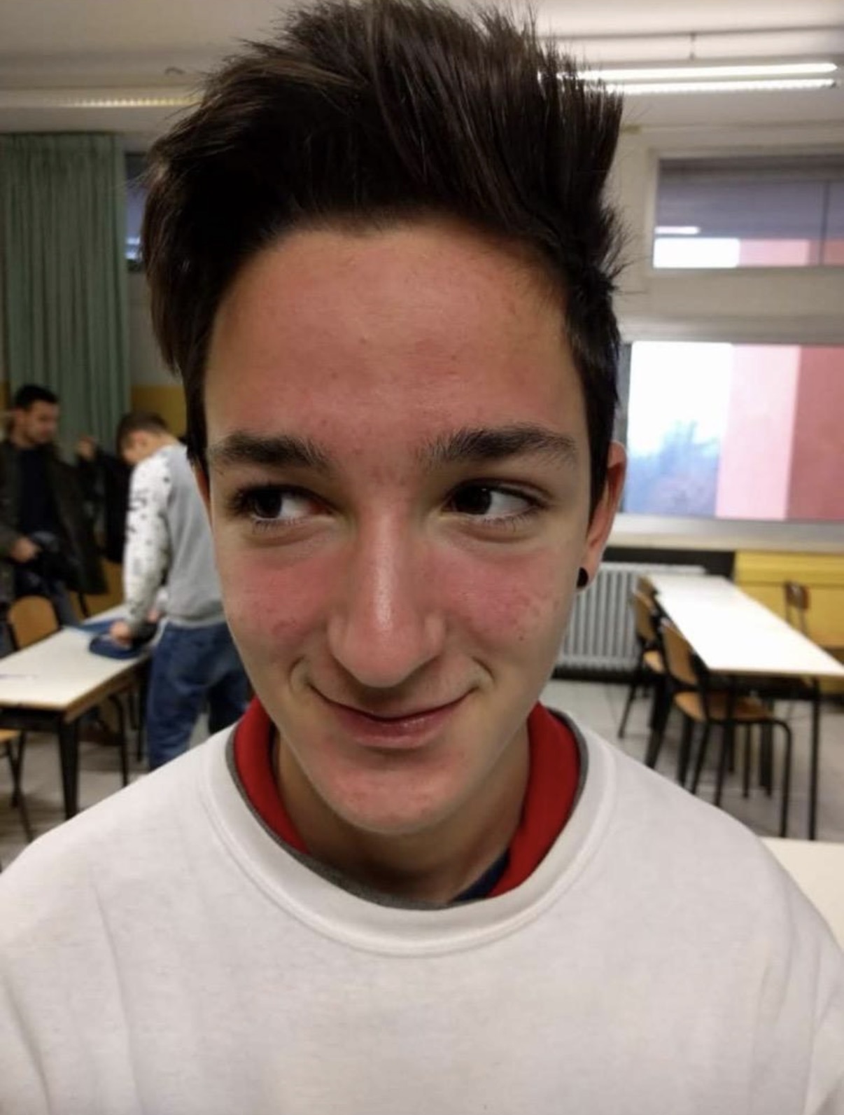 Giuseppe a 14 anni, in classe, prima del suo percorso di cambiamento